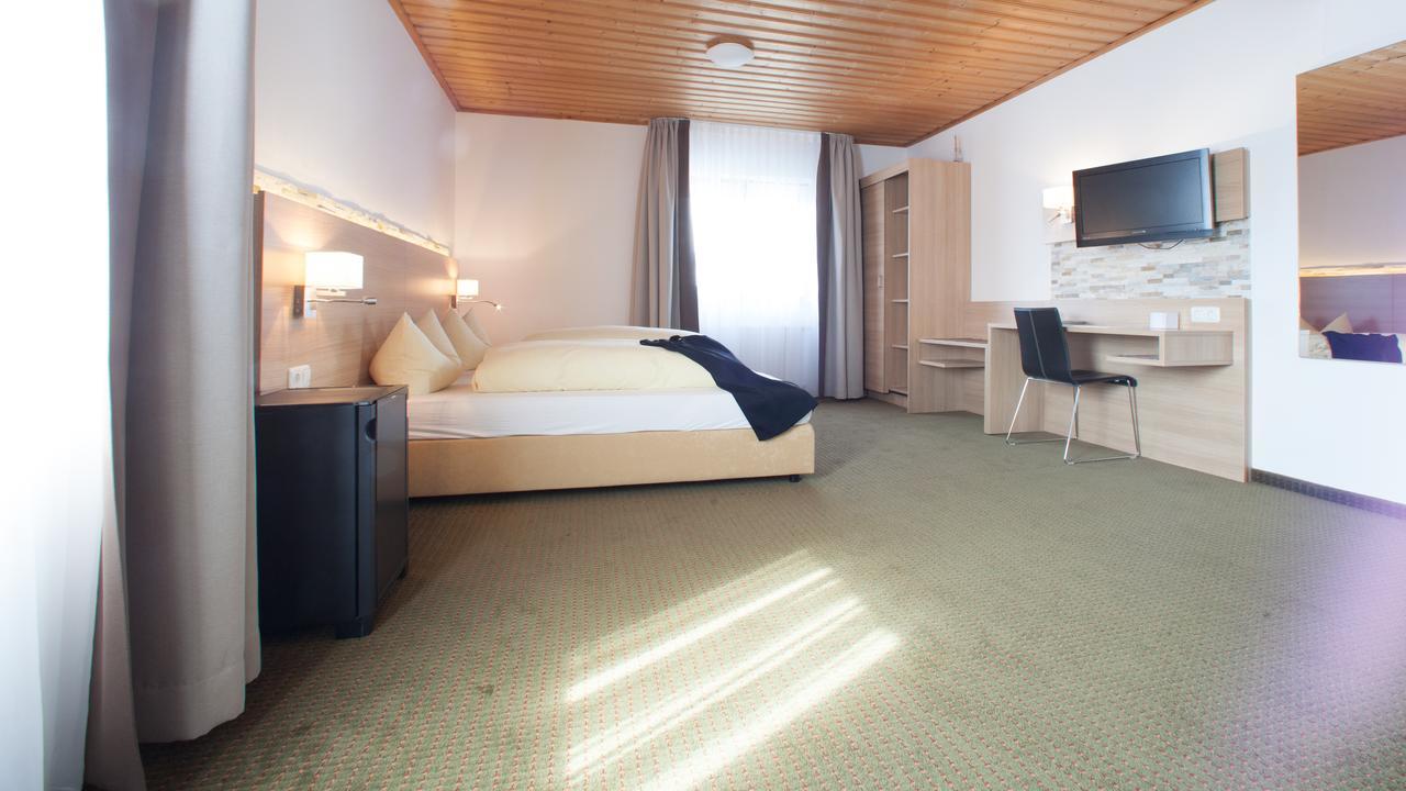 Hotel Vitis Erding Exterior photo